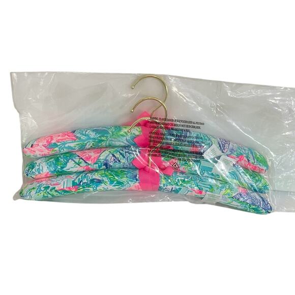 Lilly Pulitzer Padded Fabric Hangers 3pc New Tropical Print Sweater Hanger - Picture 2 of 3